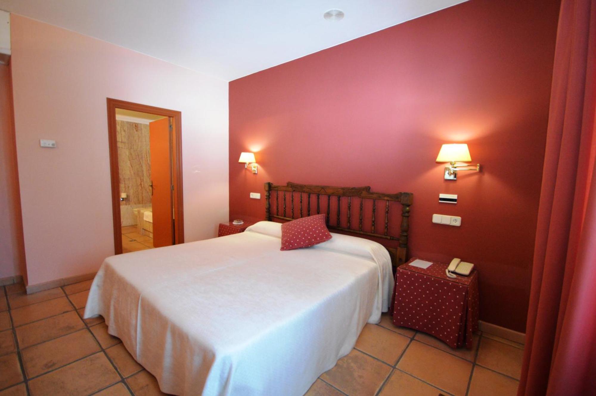 Hotel Can Ceret Sant Pere Pescador Quarto foto